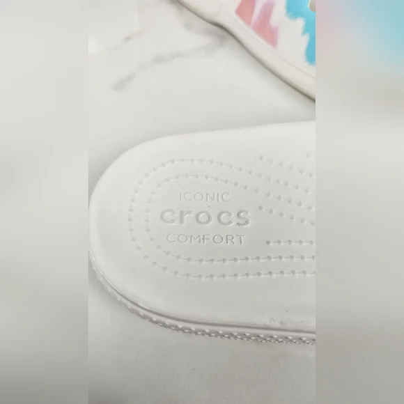 Crocs Classic Tie Dye Graphic Slide Sandal Womens 7 Mens 5 - Picture 8 of 9